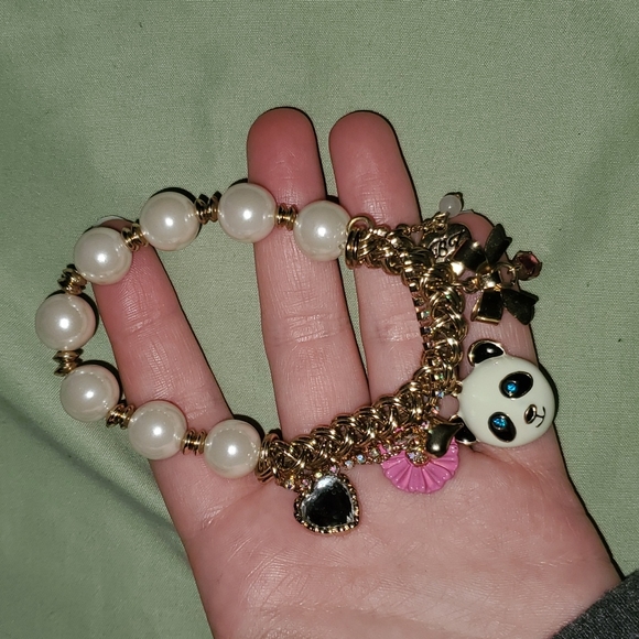 Betsy Johnson panda bracelet - Picture 2 of 3